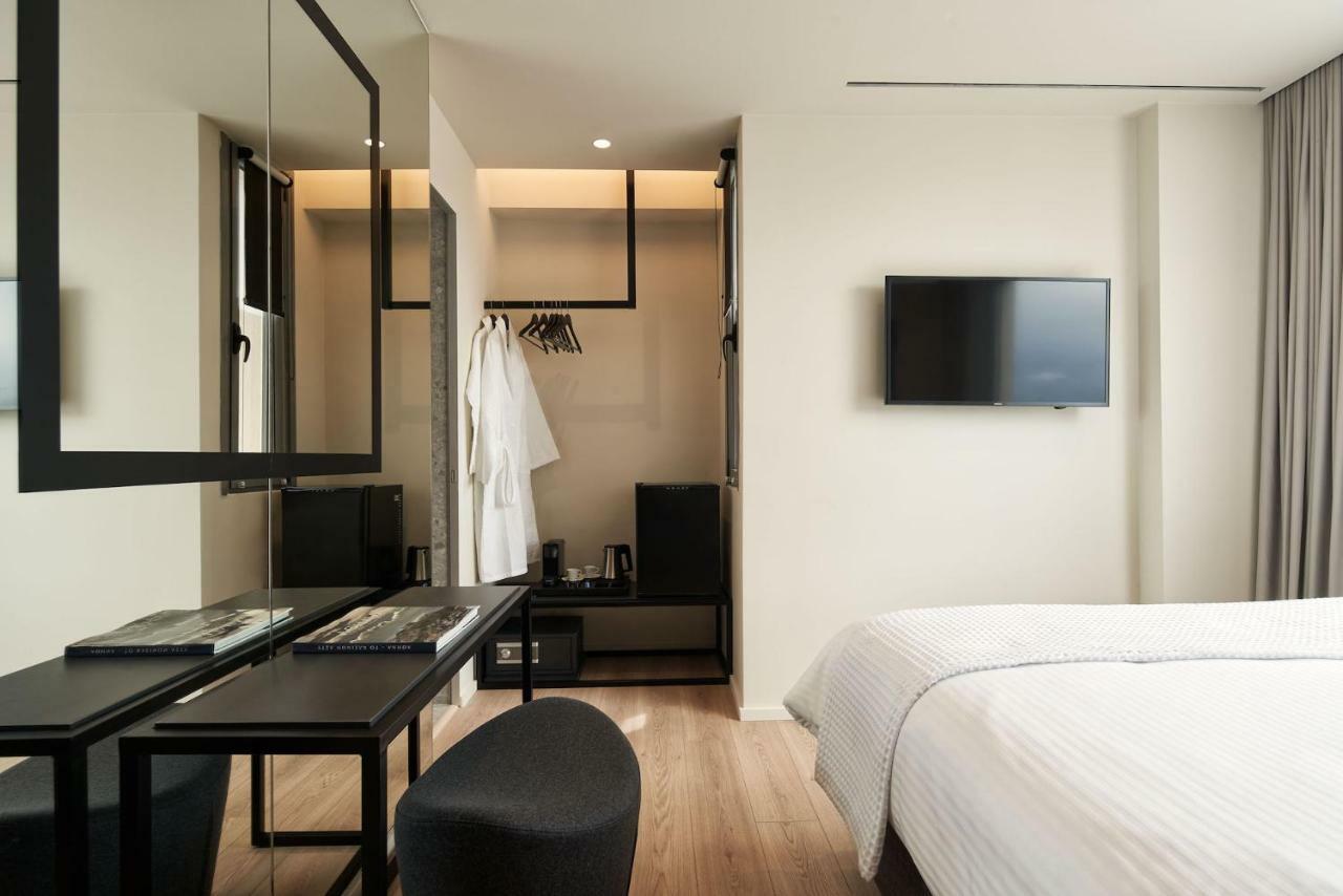 Отель Urban Frame Plaka Афины Экстерьер фото
